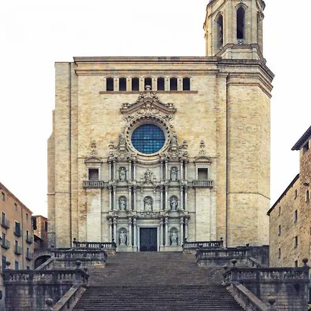 Santa Clara * Girona